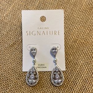 Cubic zirconia hanging earrings